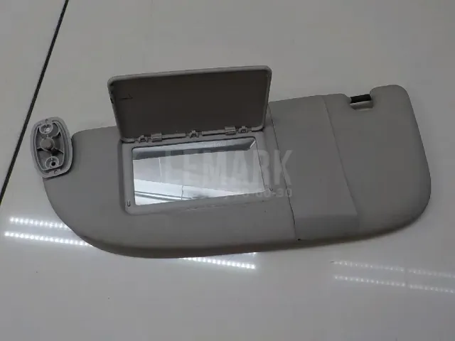 Козырек солнцезащитный (внутри) для  Chevrolet Corvette (C8) 2020