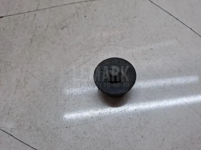 Отбойник капота