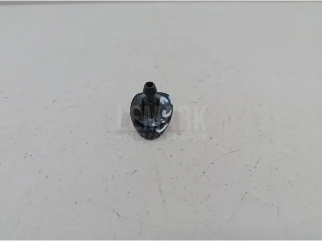 Форсунка омывателя лобового стекла