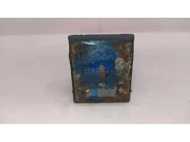 Кронштейн глушителя