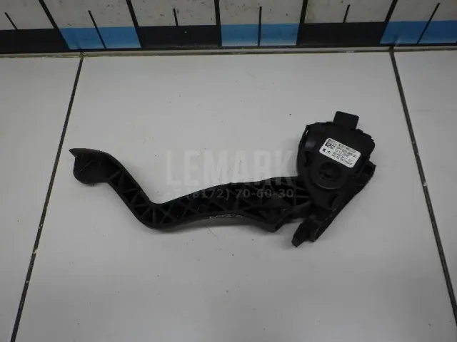 Педаль газа для  BMW 1-serie F20/F21 2011-2019