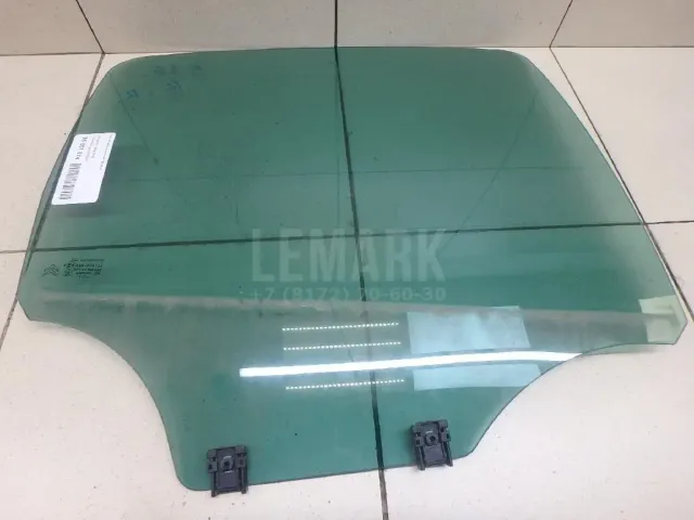 Стекло двери задней правой