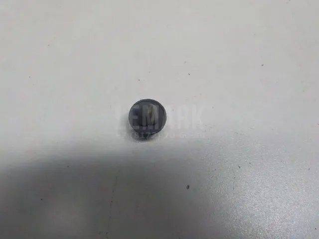 Отбойник капота