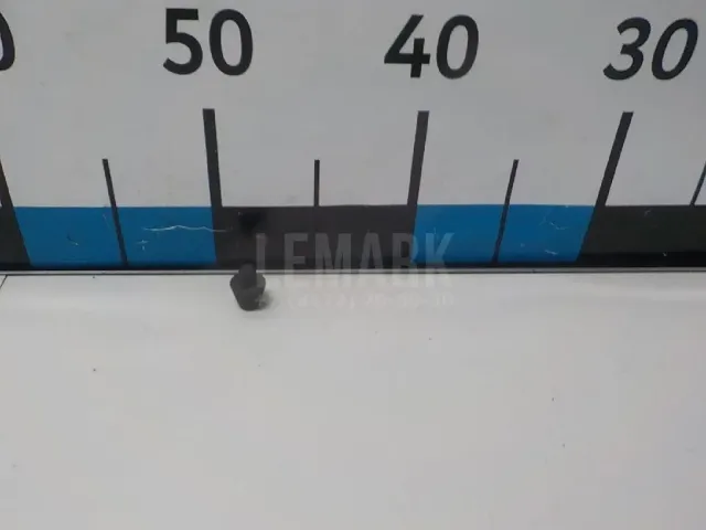 Отбойник капота