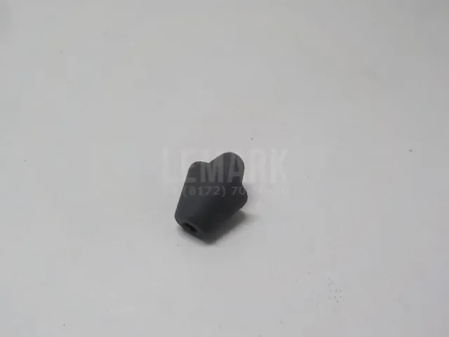 Отбойник капота