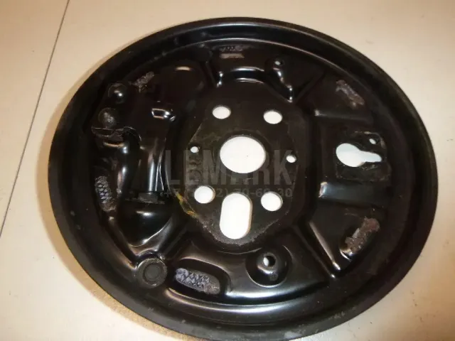 Щит опорный задний правый для  Ford Fiesta 2001-2008