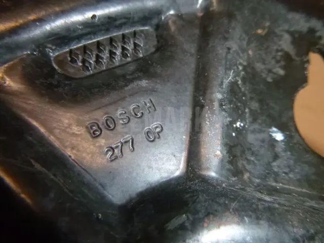 Щит опорный задний правый для  Ford Fiesta 2001-2008