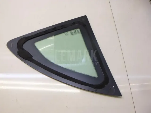 Стекло кузовное глухое правое для  Audi 80/90 [B4] 1991-1995