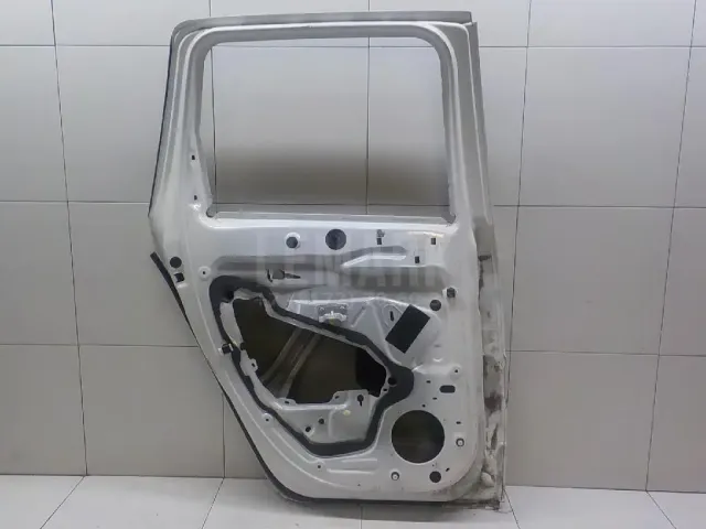Дверь задняя левая для  CASE SV300 2012