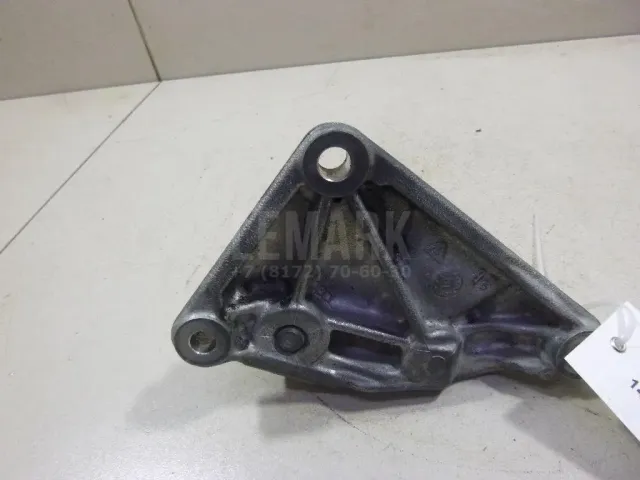 Кронштейн КПП для  FAW Besturn B70 2020