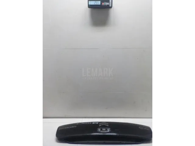 Накладка двери багажника