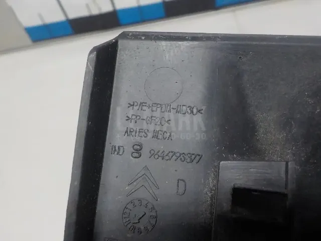 Накладка двери задней правой для  Audi
