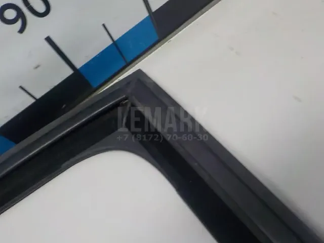 Уплотнитель стекла двери для  FAW Besturn B70 2020