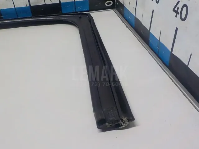 Уплотнитель стекла двери для  Changan UNI-V 2022