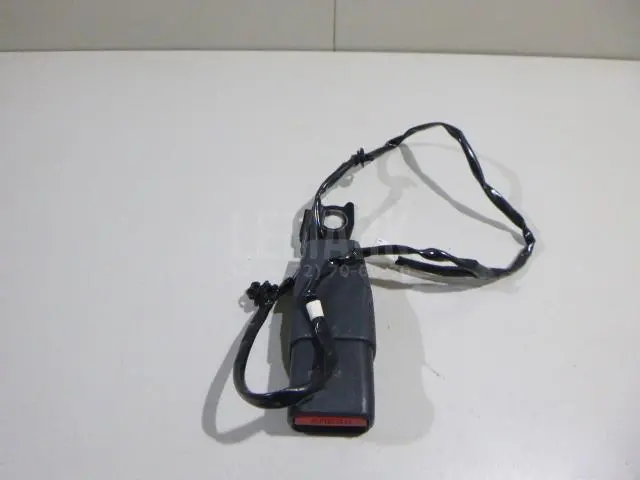 Ответная часть ремня безопасности для  BMW 4-serie F32/F33/F82 2012-2020