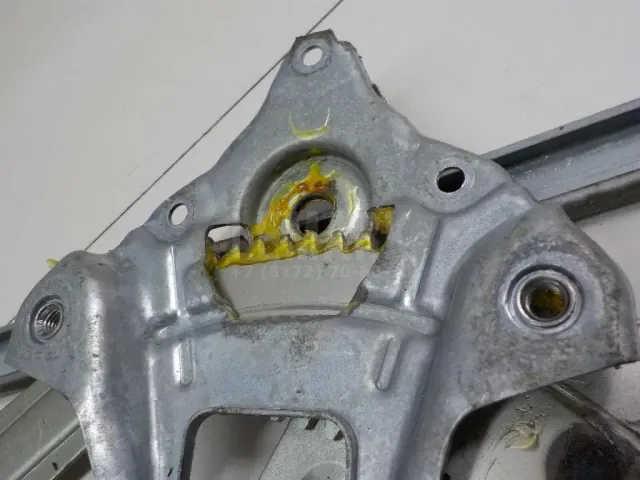 Стеклоподъемник электр. задний левый для  Ford C-MAX 2003-2010