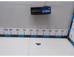 Кронштейн крышки бензобака
