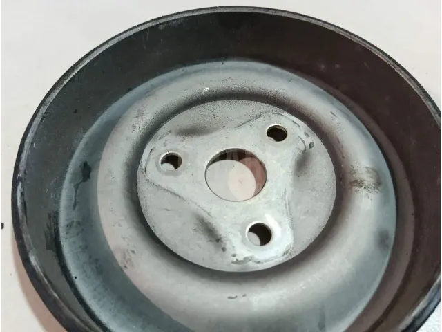 Шкив водяного насоса (помпы)