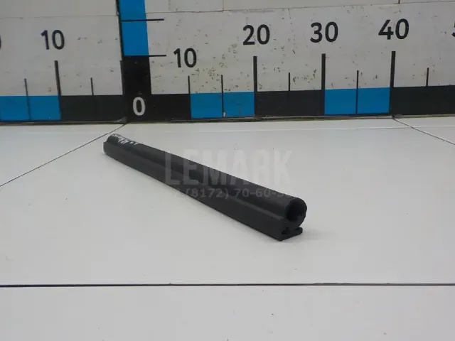 Уплотнитель капота для  Dongfeng 580 2017