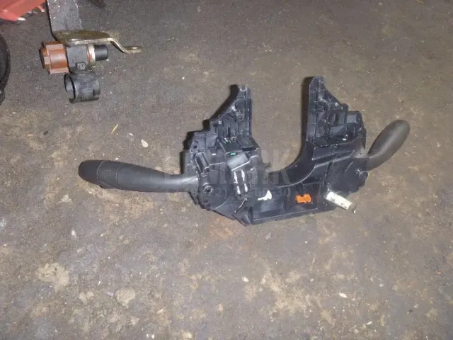 Переключатель подрулевой в сборе для  BMW X5 E70 2007-2013
