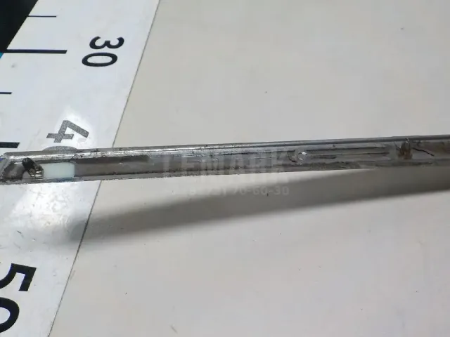 Молдинг капота