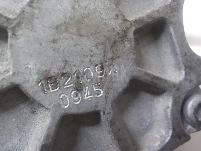 Насос вакуумный для  Ford America Explorer 2001-2011