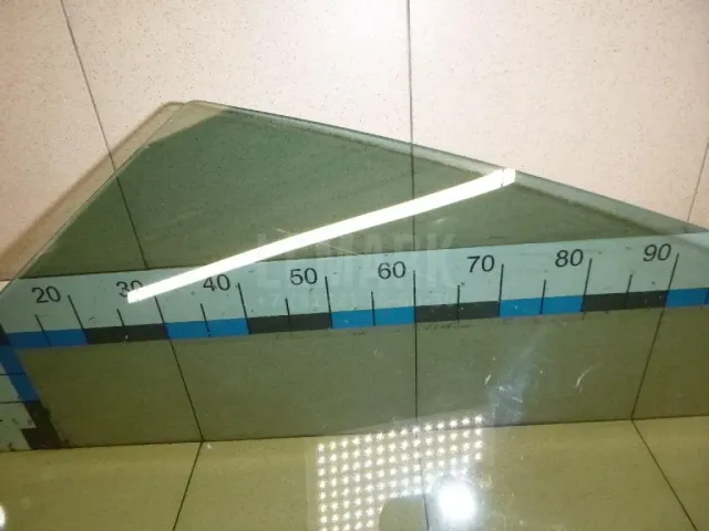 Стекло двери задней правой