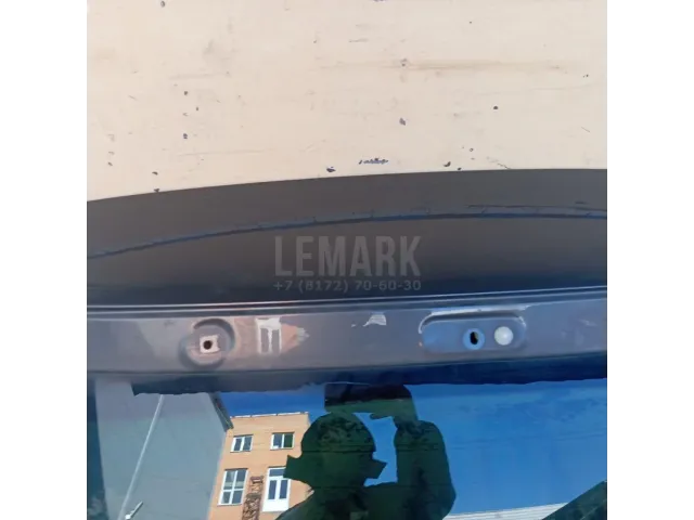 Дверь багажника