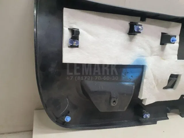 Обшивка двери багажника