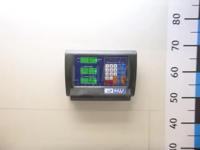 Накладка стекла переднего левого