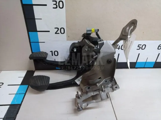Блок педалей для  Brilliance H530 2011-2020