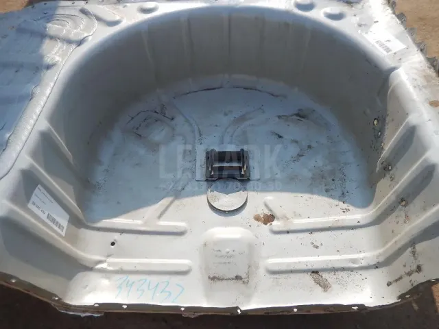 Ниша запасного колеса для  CASE SV300 2012
