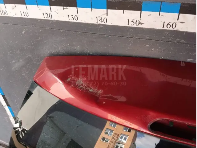 Стекло двери багажника