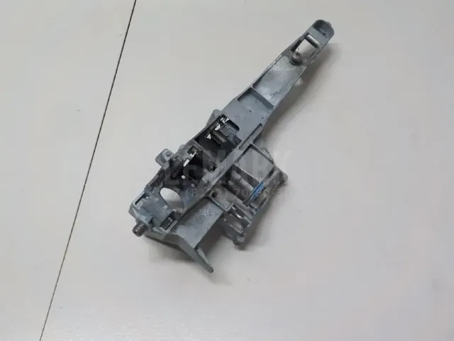 Кронштейн ручки для  Ford Kuga 2008-2012