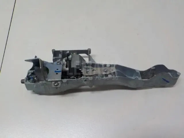 Кронштейн ручки для  Ford Kuga 2008-2012