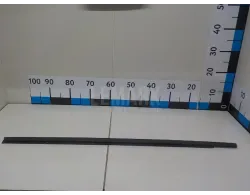 Накладка стекла переднего левого