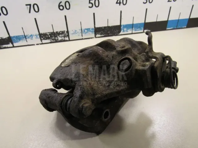 Суппорт тормозной передний правый для  Ford America F150 2008-2014