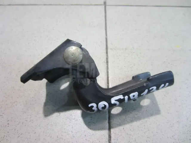 Петля двери задней левой нижняя для  Dodge Ram 2009-2019