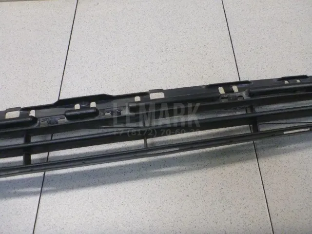 Решетка в бампер центральная для  Haval H9 2014-2024