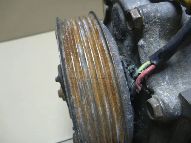 Компрессор кондиционера для  Daihatsu Charade 0-1993