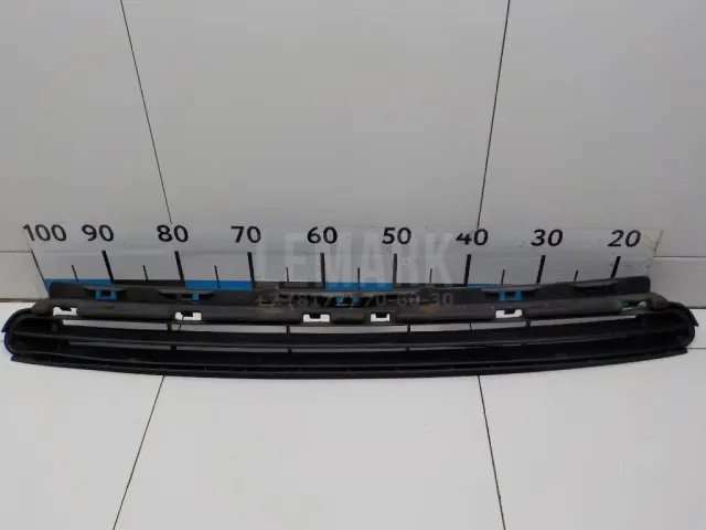 Решетка в бампер центральная для  Haval H9 2014-2024