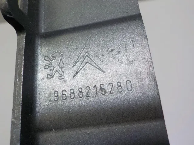 Петля капота правая для  Fiat Brava 1995-2001