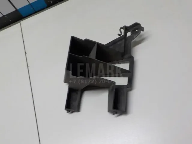 Кронштейн заднего бампера левый для  BMW 7-serie G11/G12 2015-2022