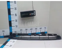 Решетка в бампер центральная