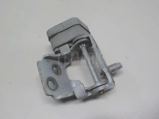 Петля двери для  GM Buick Rendezvous 2001-2007