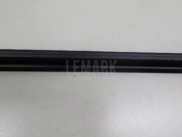 Накладка стекла переднего левого для  BMW 3-serie F34 GT 2012-2020