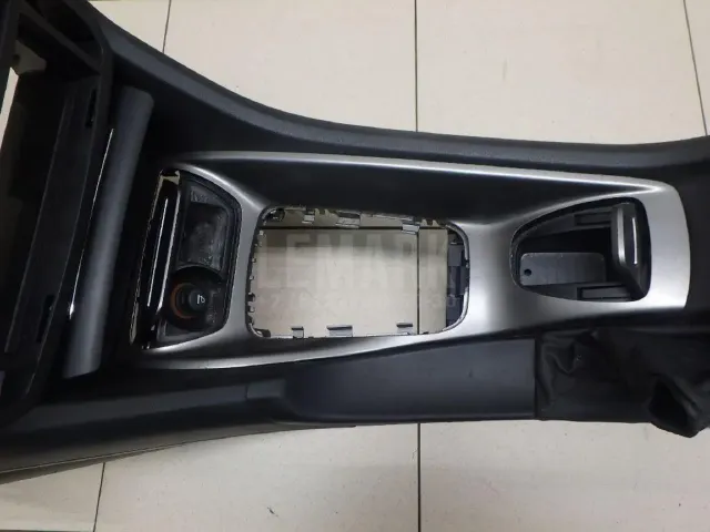 Подлокотник для  Cadillac CTS 2008-2014