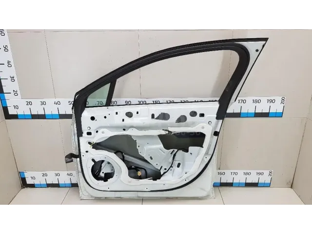 Дверь передняя правая для  Honda Accord VIII 2008-2015