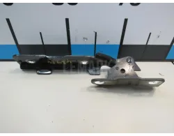 Петля капота правая