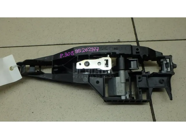 Кронштейн ручки для  Ford Focus II 2008-2011